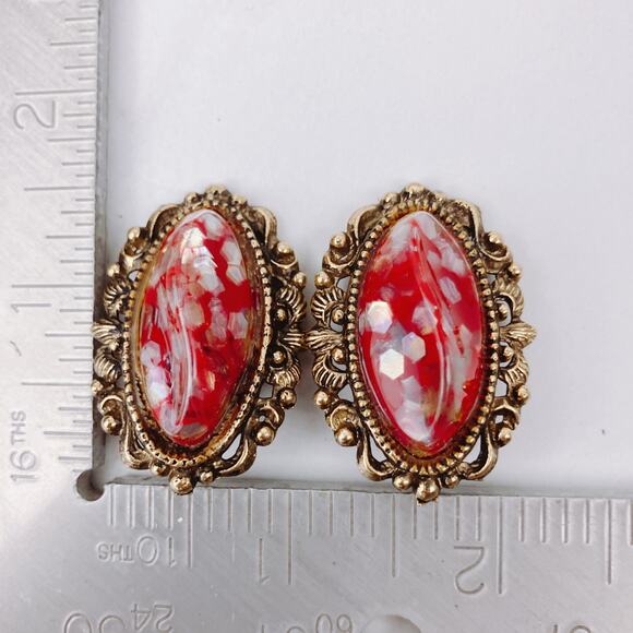 1960s Confetti Lucite Clip Earrings Red White Gold Tone Mid Century Jewelry - Picture 6 of 8